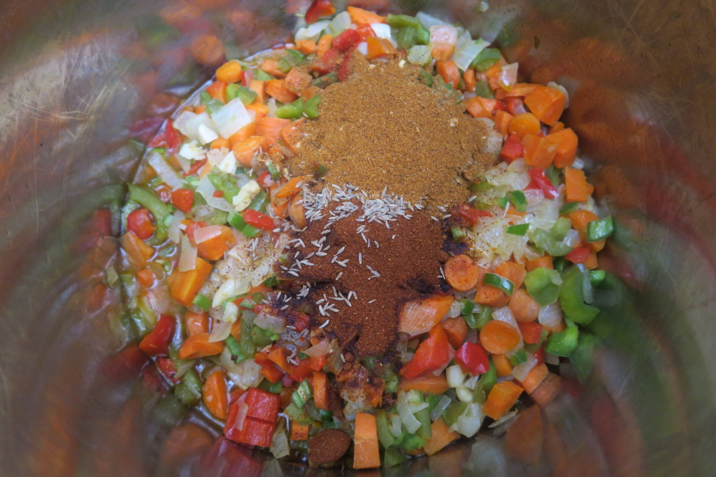 7. spices_in_chili_pot