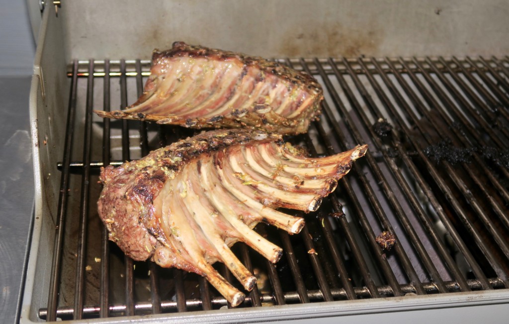 5. rack_of_lamb_on_grill